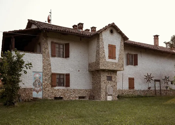 Villa Casa delle foglie sussurranti Asti